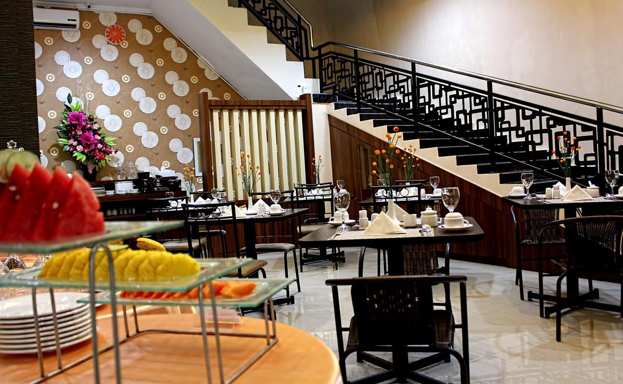 Mel's 2* Manado